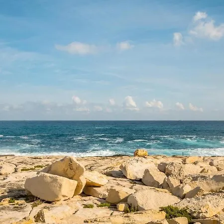 Seafront Amazing View, 2 Bedroom Flat Apartment *