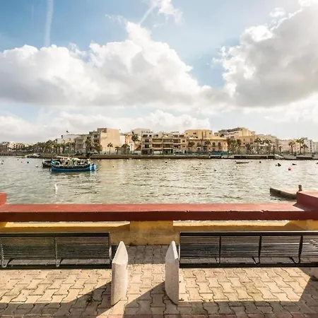 Apartment Seafront Amazing View, 2 Bedroom Flat *