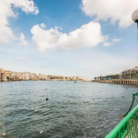 Apartment Seafront Amazing View, 2 Bedroom Flat
