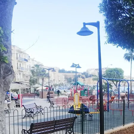 Seafront Amazing View, 2 Bedroom Flat *