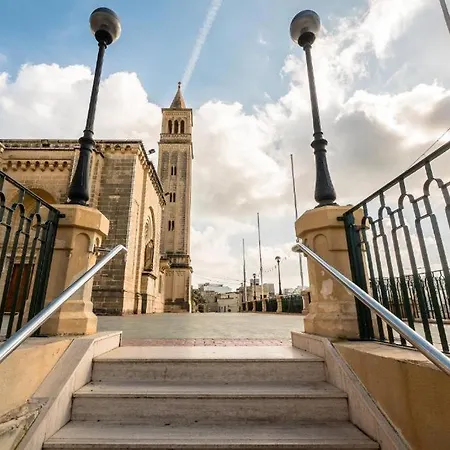 Seafront Amazing View, 2 Bedroom Flat *