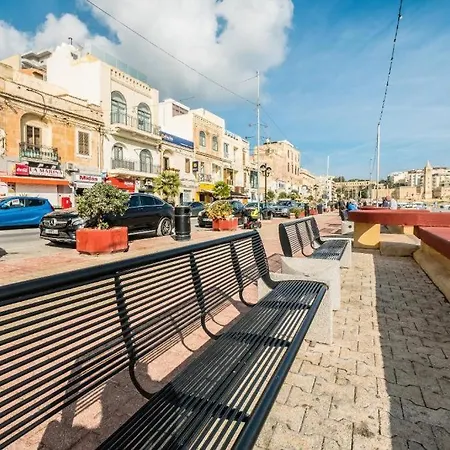 Seafront Amazing View, 2 Bedroom Flat *