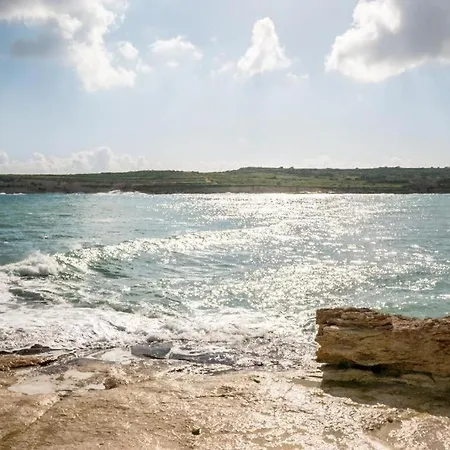 Seafront Amazing View, 2 Bedroom Flat *