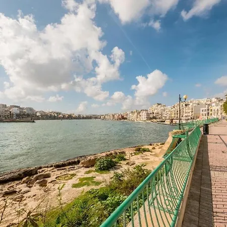 Seafront Amazing View, 2 Bedroom Flat Marsaskala