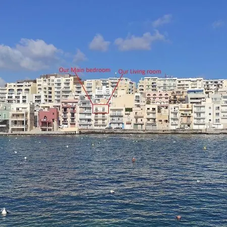 Seafront Amazing View, 2 Bedroom Flat *